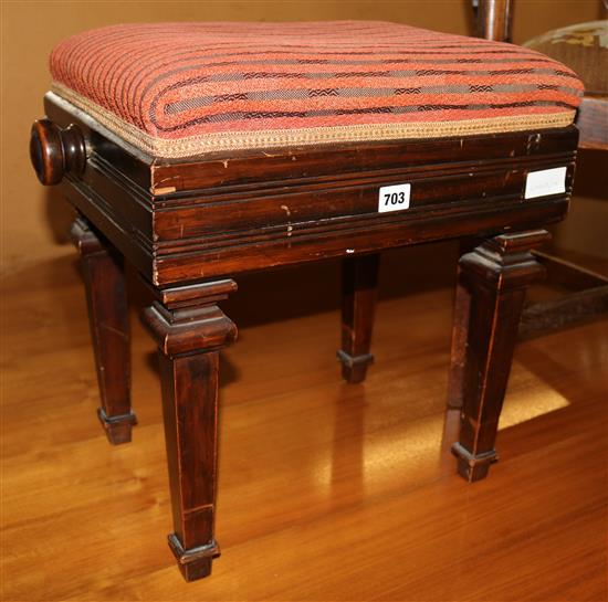 Adjustable piano stool